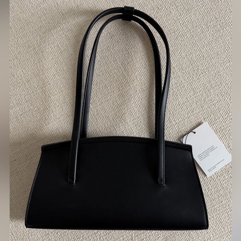 Elegant Black Shoulder Bag - Picture 2 of 6